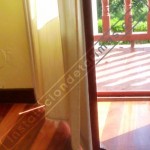 La mejor tarima maciza para casas de campo