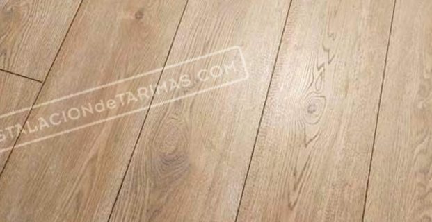 Tarima laminada muy resistente AC6 Roble para restaurantes, bares, aeropuertos o para tu casa