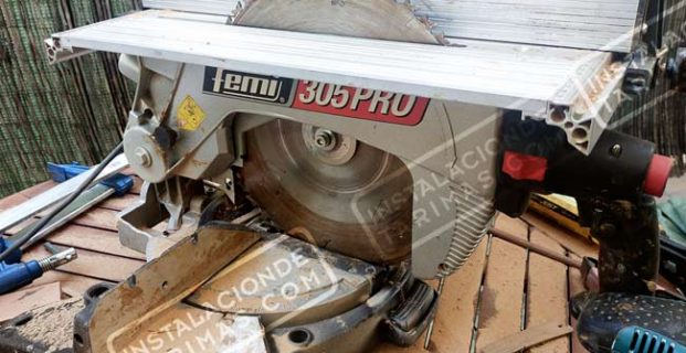 Herramientas para la tarima de exterior para una terraza en la intemperie