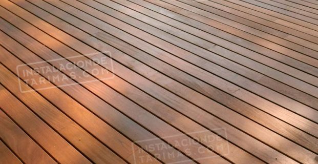 Cómo nivelar los rastreles con cuñas para colocar una tarima