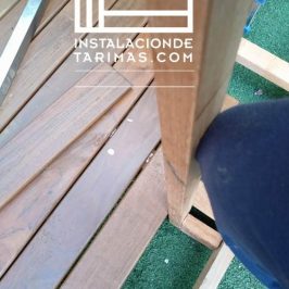 Cómo enderezar las tarimas curvadas o arqueadas en una instalación de tarima