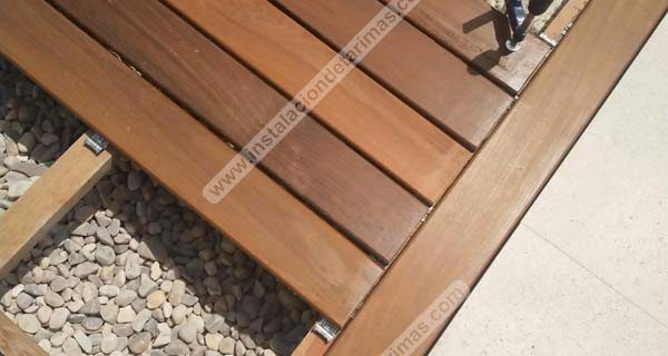 5 razones para usar el adhesivo entre la tarima y el rastrel tropical