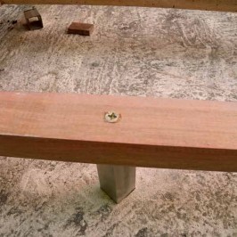 Colocación de los rastreles en la instalación de tarima exterior