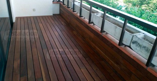 La mejor colocación de los rastreles en una terraza para una tarima exterior